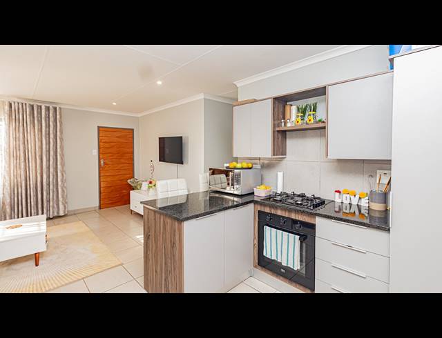 3 BEDROOM HOUSE FOR SALE IN SKY CITY